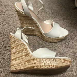 Aldo white/tan wedges